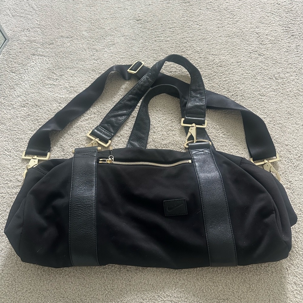Nike Black women’s Duffel Bag